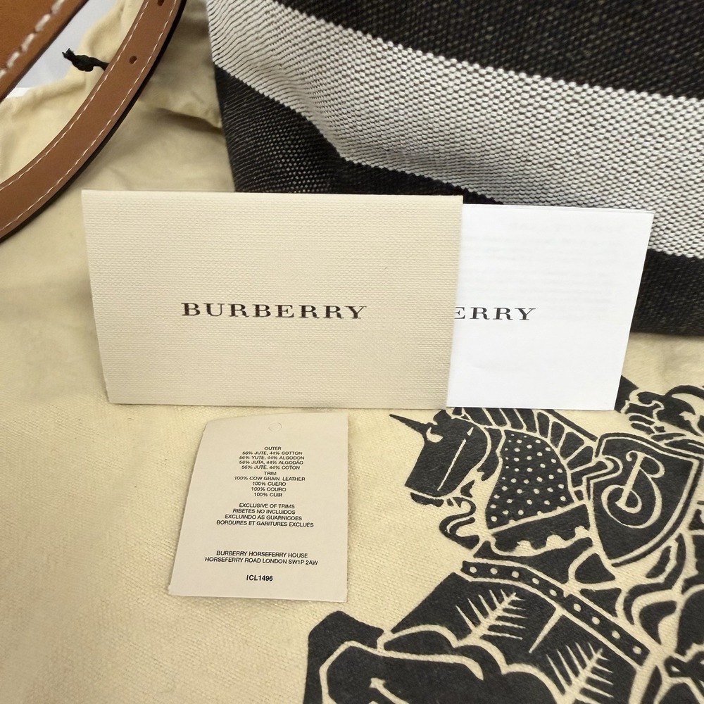 Burberry Medium Bucket Susanna Bag Purse Inner Pouch $695.00 Receipt Sleeper Bag - Picture 14 of 16